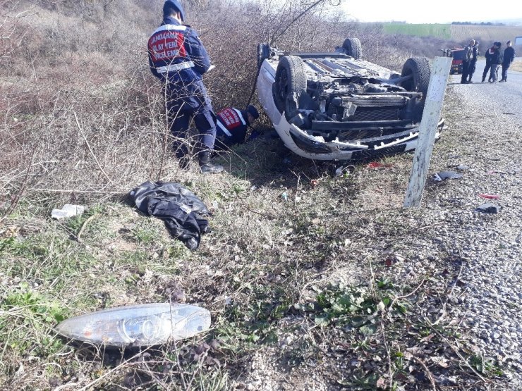 Edirne’de kaçak göçmenleri taşıyan araç kaza yaptı: 8 yaralı