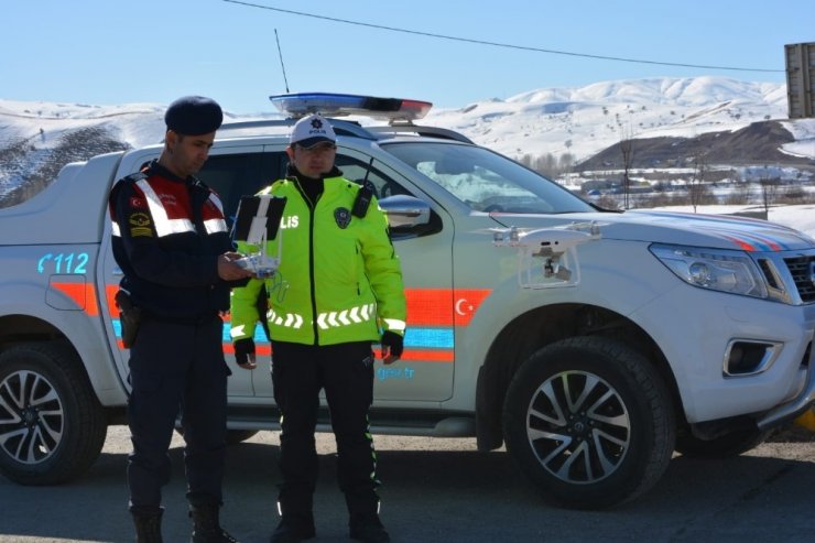 Jandarma trafik ekipleri drone ile uygulama yaptı