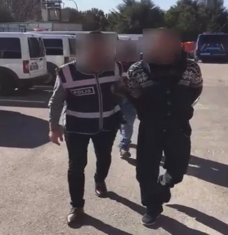 Otomobilden hırsızlık yapan 2 kişi tutuklandı