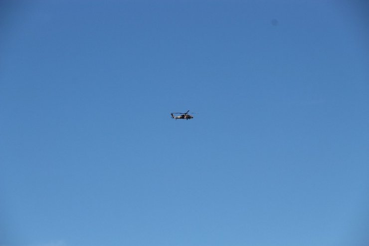 Suriye sınırında askeri helikopter hareketliliği