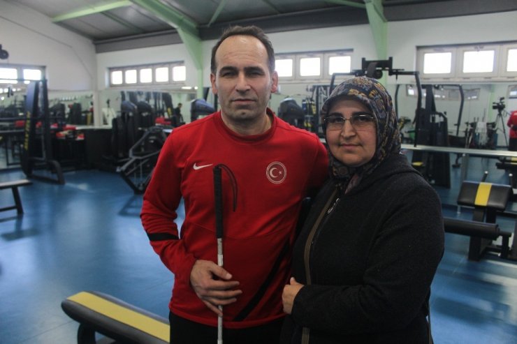 Görme engelini judoyla aştı, azmiyle onlarca insana umut oluyor