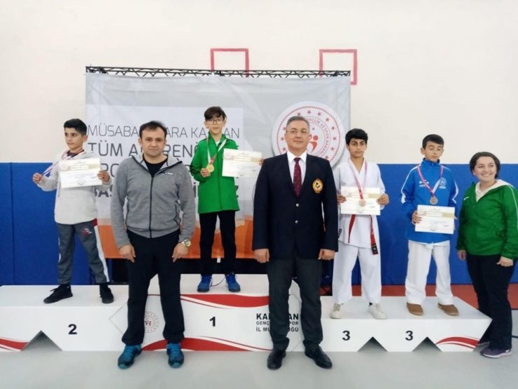 Ispartalı Karateciler Yarı Finallere yükseldi