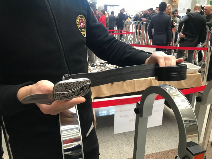 İstanbul Adliyesi'ndeki aramalarda bulunan ve unutulan eşyalar görenleri şaşırttı
