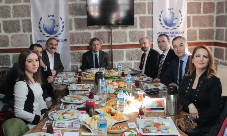 Kültür ve Turizm Bakan Yardımcısı Demircan basın kuruluşlarının temsilcileriyle bir araya geldi