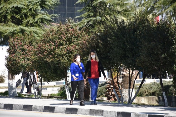 Celal Bayar Üniversitesi Rektörlüğü ’karantina’ iddialarını yalanladı