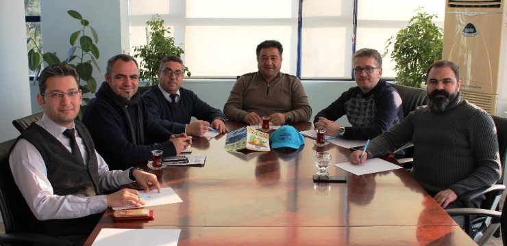 Alaşehir’de üzüm üreticilerine bilgilendirme toplantısı