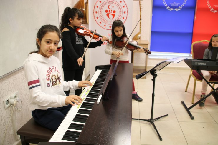 Müzik şehri Kırşehir'de piyano ve kemana ilgi artıyor