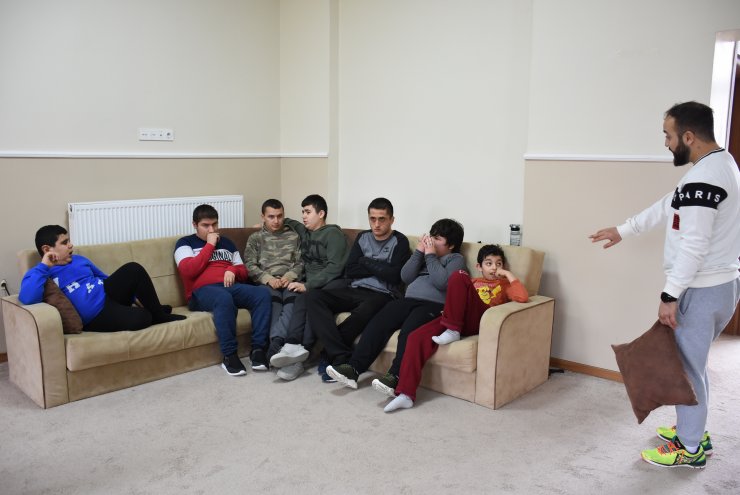 Otizmli çocukların ailelerinden "kaynaştırma sınıfı" talebi