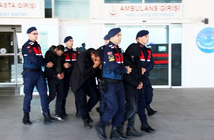 25 milyon liralık kaçak kobra zehri şüphelileri adliyeye sevk edildi