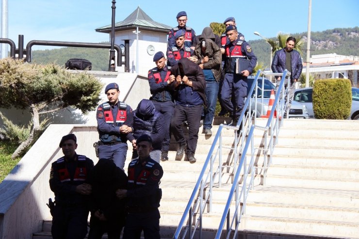 25 milyon liralık kaçak kobra zehri şüphelileri adliyeye sevk edildi