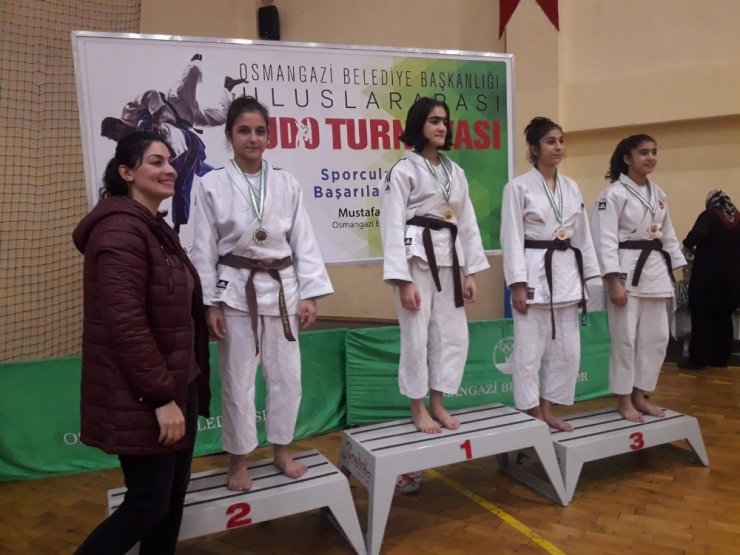 Yunusemreli judocular Bursa’da madalyaları topladı