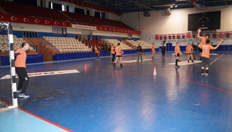 Kastamonu Belediyespor, Siofok maçının hazırlıklarını sürdürüyor