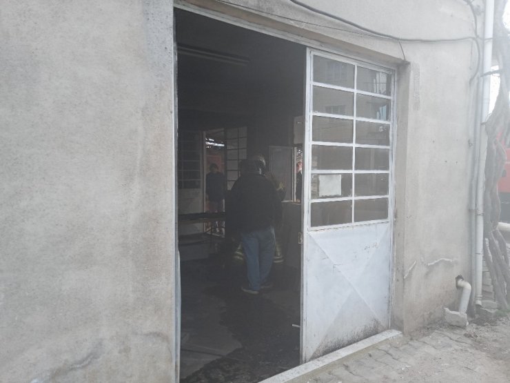 Bursa’da mobilya atölyesinde yangın