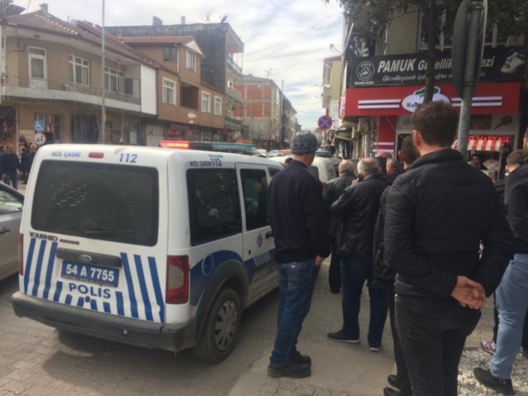 Trafik kazasında annesi yaralanınca öfkesini araçtan çıkardı