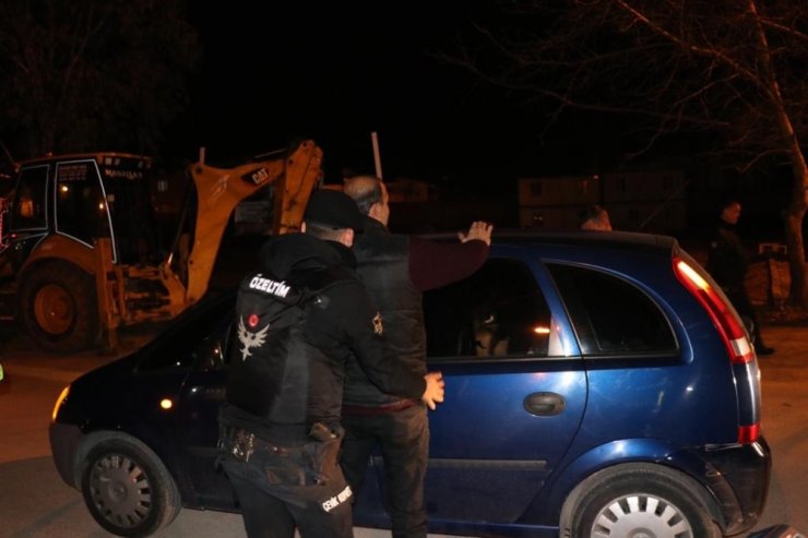 Adana’da 738 polisle uygulama