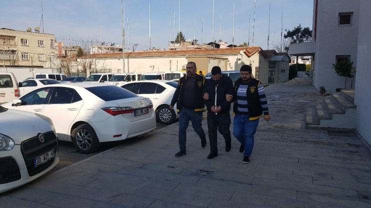 Oğlunun akülü aracı için baz istasyonundan akü çaldı