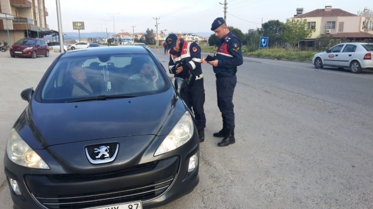 Jandarma 266 aranan şahsı yakaladı