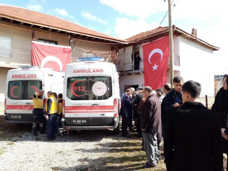 Şehit ateşi düşen eve Türk bayrağı asıldı