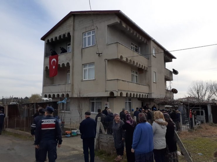 İdlib’de şehit olan Uzman Onbaşı Nihat Kara’nın ailesine haber verildi