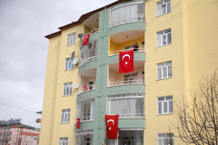 İdlib'de şehit olan Uzman Onbaşı Ali Taşöz'ün ailesine acı haber verildi