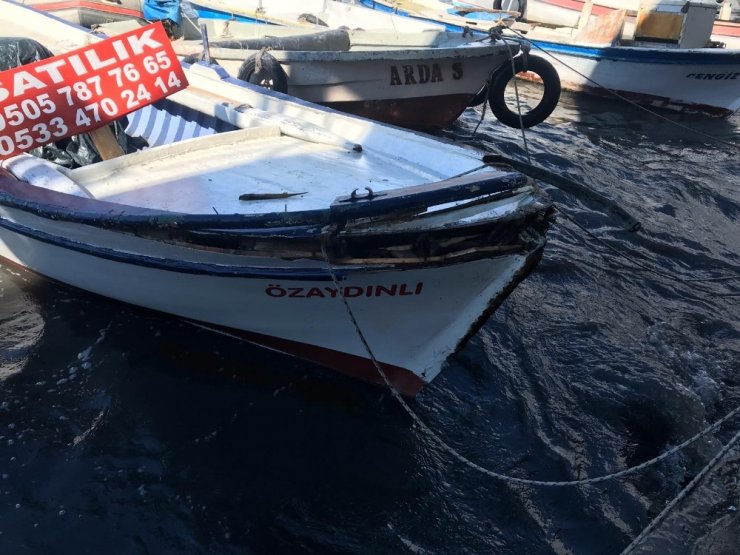 Kuşadası’nda 2 balıkçı teknesi battı