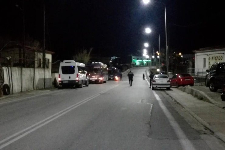Göçmenleri fırtına da durduramıyor
