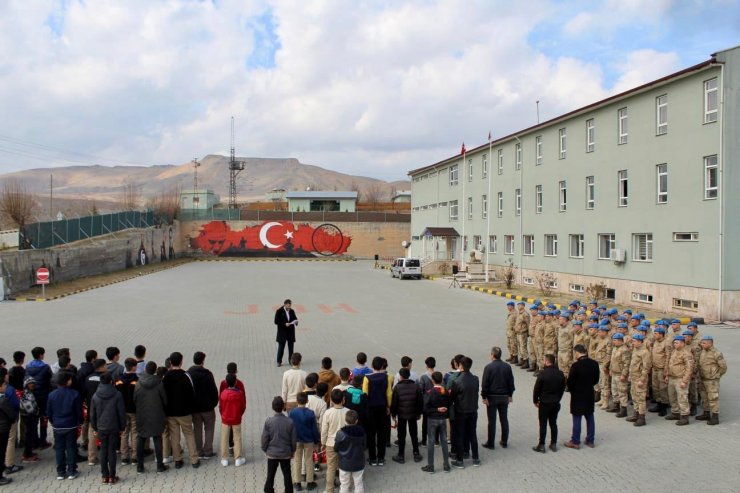Türkiye Mehmetçik için tek yürek oldu