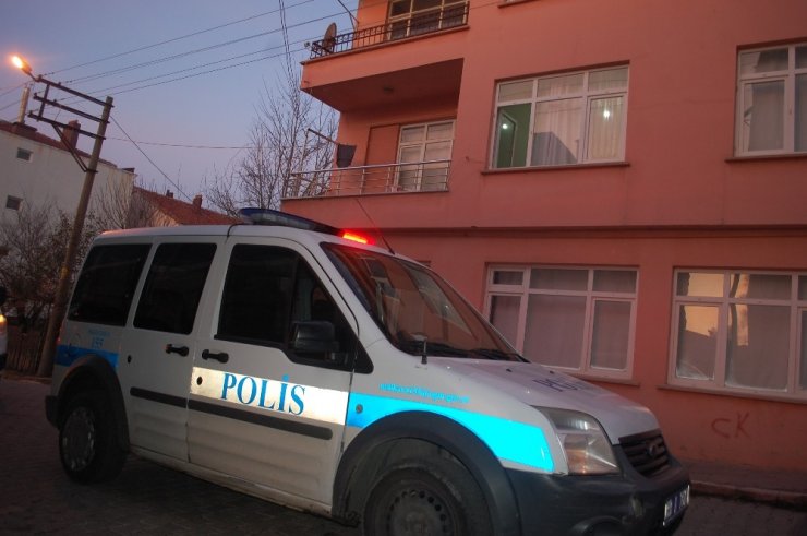 İkinci kattan düşen yaşlı kadın ağır yaralandı