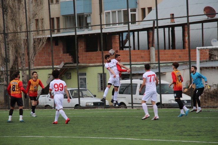 Oltu 25 Martspor rakibi Pasinler Belediyespor’u 9-3 mağlup etti