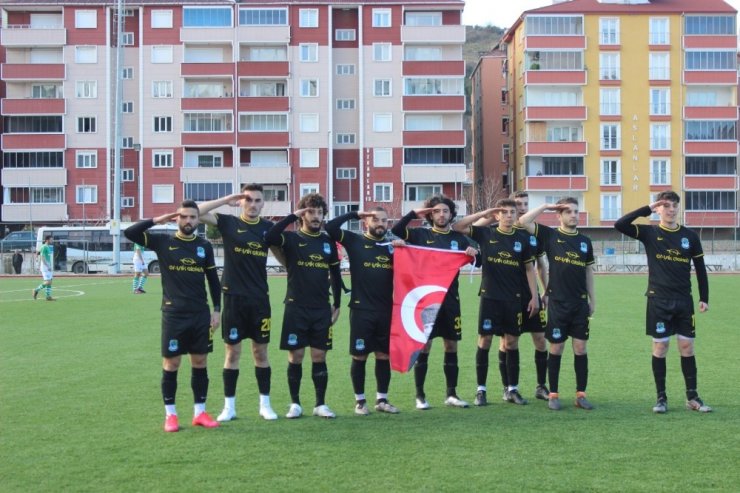 Gol sevincini asker selamı ile yaşadılar