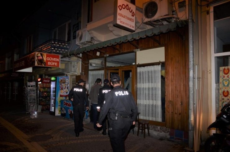 Balıkesir’de polis 9 aranan şahsı yakaladı