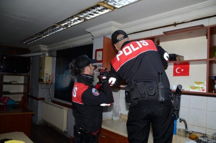 Balıkesir’de polis 9 aranan şahsı yakaladı