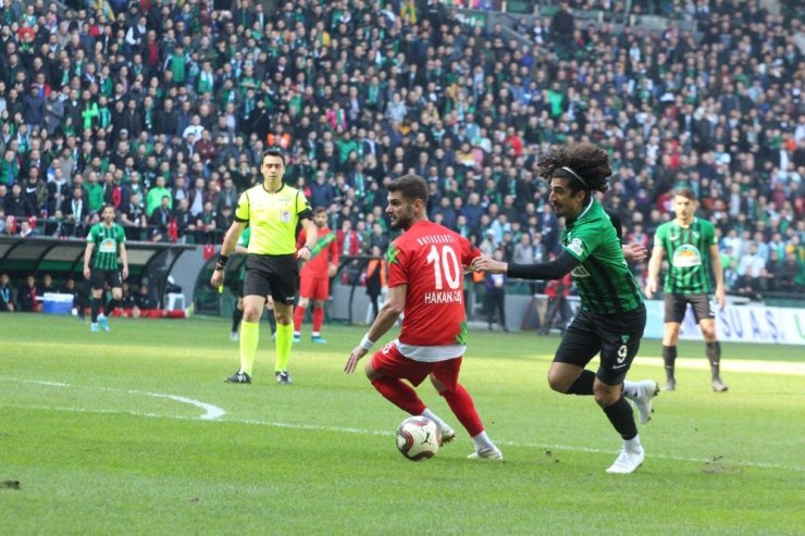 Kocaelispor, 3 puanı seyirci rekoru ile aldı