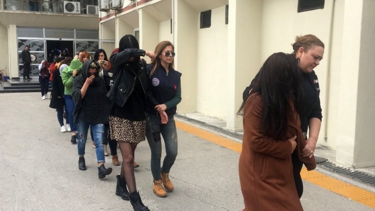 İnternetten ilanla dolandırıcılık yapan şüphelilerden 4’ü tutuklandı