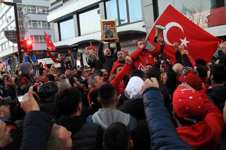 Samsun'da İdlib şehitleri için saygı yürüyüşü