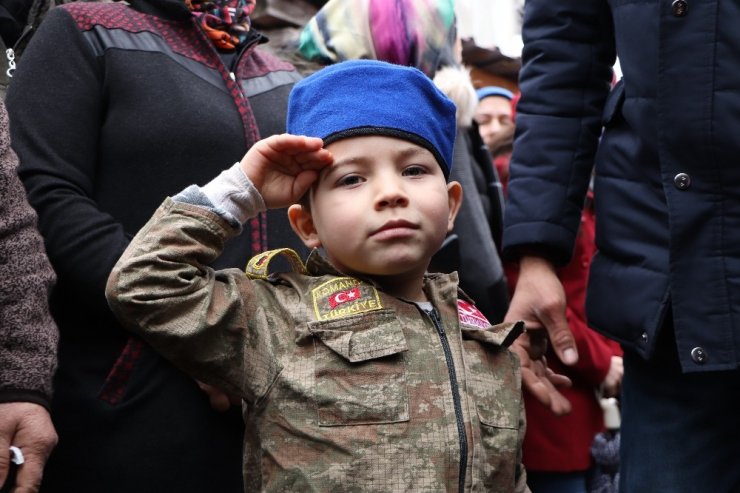 Şehidin 4 yaşındaki yeğeni: "Dayım şehit oldu, vatan sağ olsun"