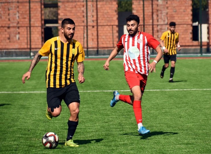 Aliağaspor FK 3 puanı 4 golle aldı