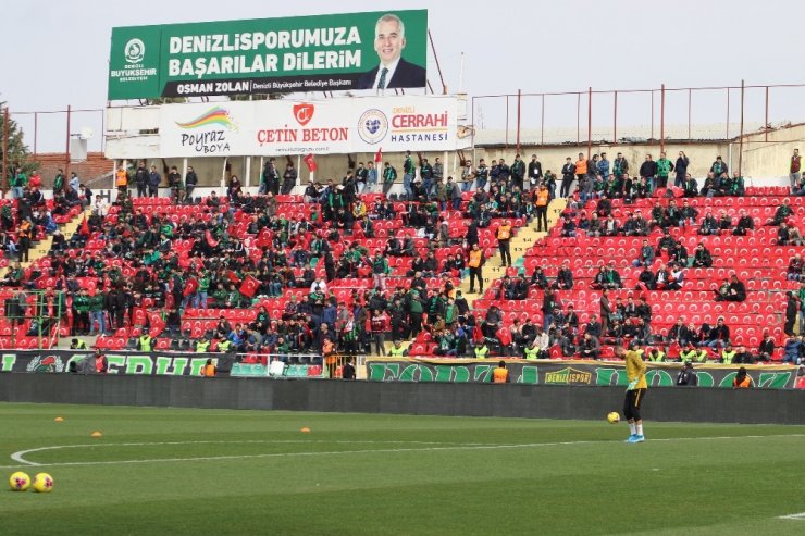 Maç öncesi ‘İdlib Kahramanları’ unutulmadı