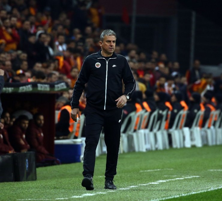 Süper Lig: Galatasaray: 2 - Gençlerbirliği: 0 (İlk yarı)