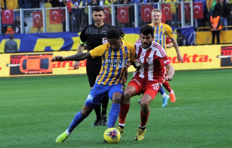 Süper Lig: MKE Ankaragücü: 0 - Sivasspor: 0 (İlk yarı)