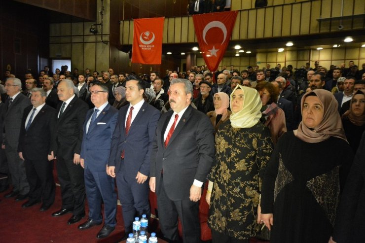 Destici: “Rusya kuzu postuna bürünmüş bir ayıdır”