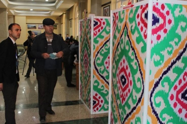 Tacikistan’da halk, parlamento seçimleri için sandık başında