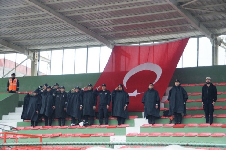 Cizrespor’dan Mehmetçiğe pankartlı destek