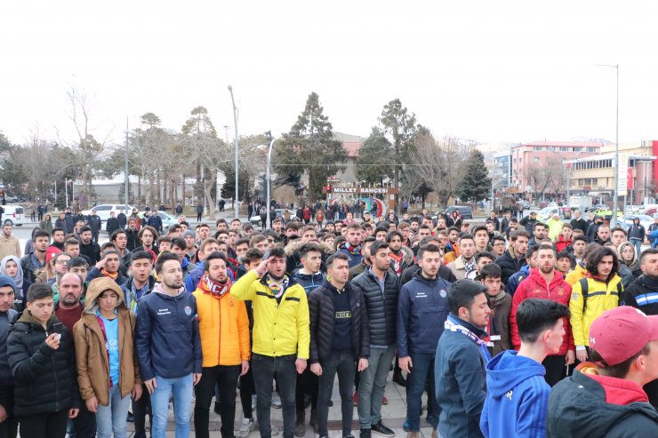 Türkiye Mehmetçik için tek yürek oldu