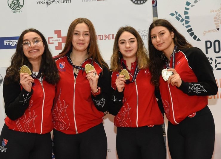 Genç Kadınlar Kılıç Takımı’ndan bronz madalya