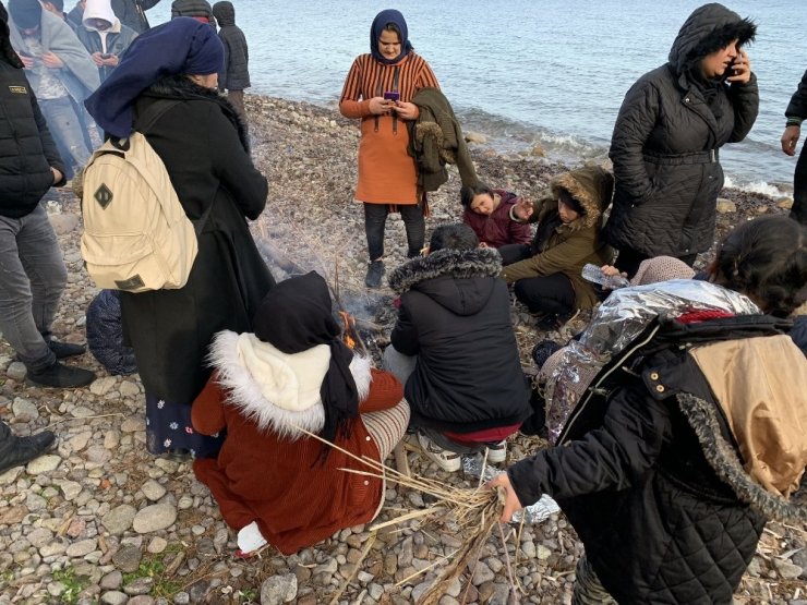 Yunan adalarında yabancı gazetecilere göçmen dayağı