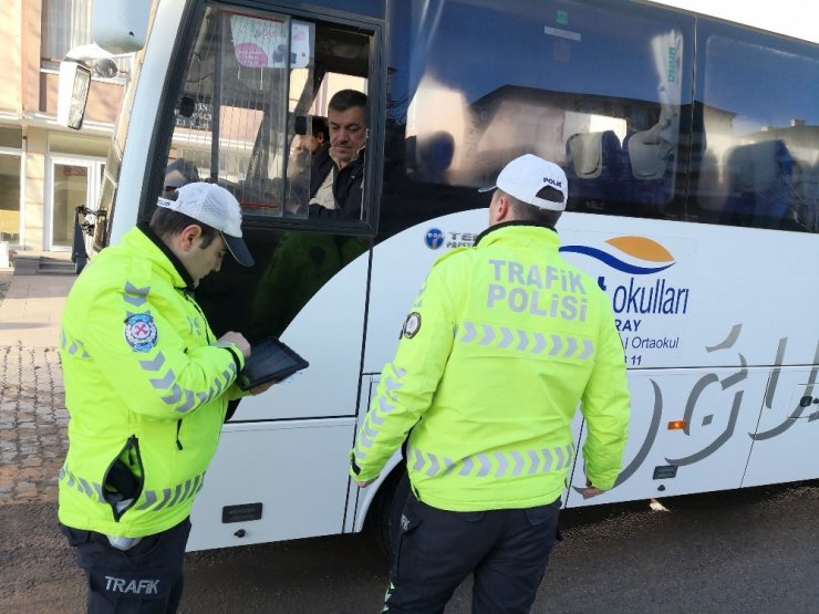 Aksaray’da işçi ve öğrenci servislerine sıkı denetimde