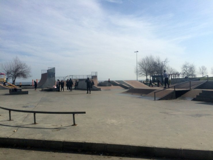 Avcılar’da bisiklet rampasından düşen adam ağır yaralandı