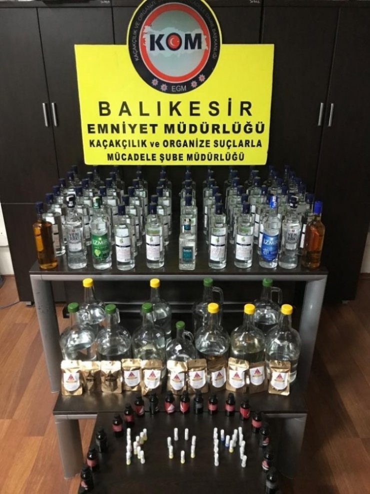 Polis 2.5 milyon TL değerinde kaçak ürün ele geçirdi
