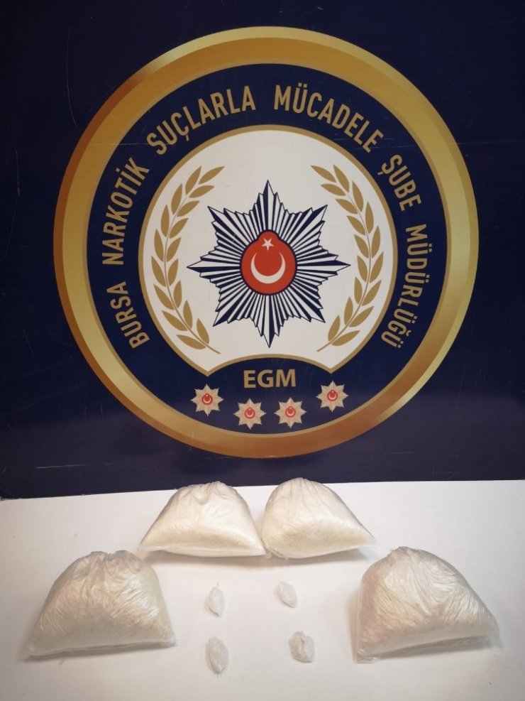 Uyuşturucu tacirlerine şafak baskını: 24 gözaltı